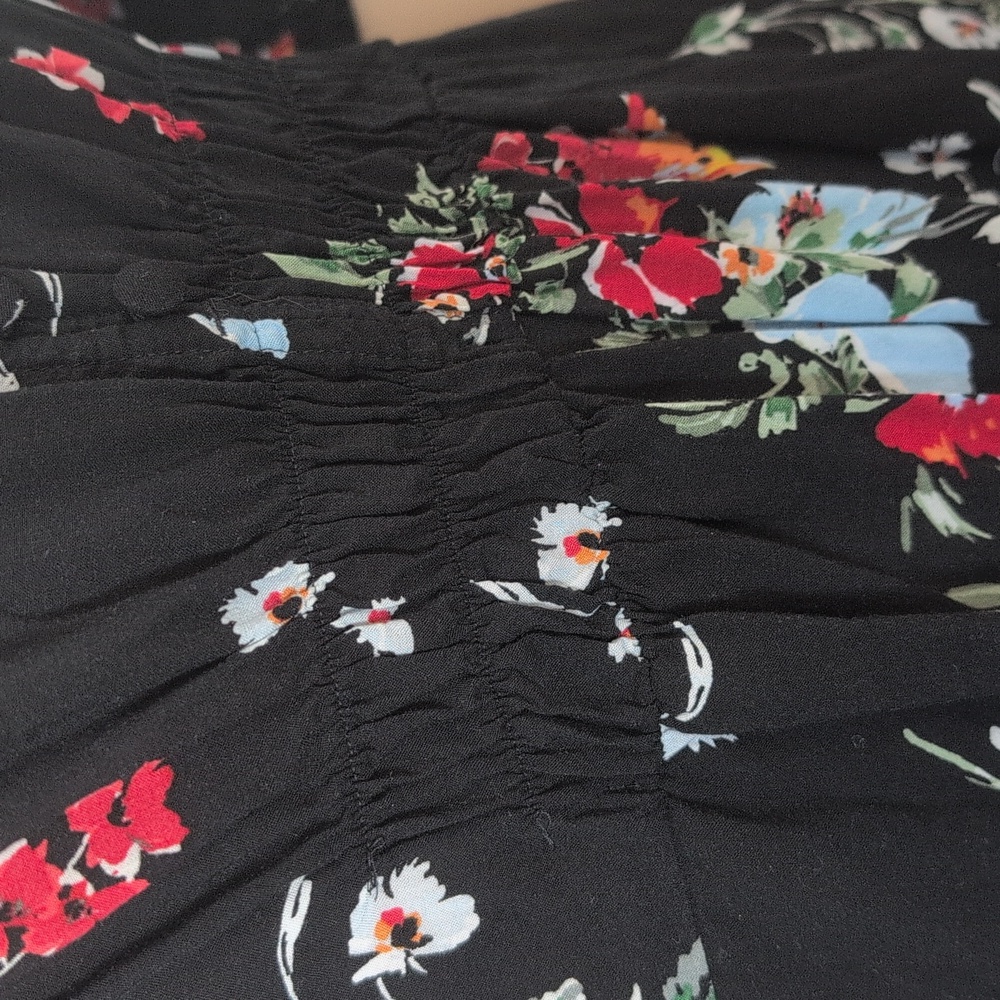 Banana Republic Floral Smocked Midi Dress Black Puff Sleeve V-Neck Size 8 - Picture 6 of 16